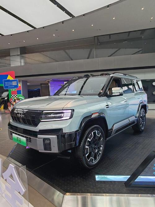 佛山235比亚迪方程豹硬派越野的爆款，英菲尼迪35周年与你共成长